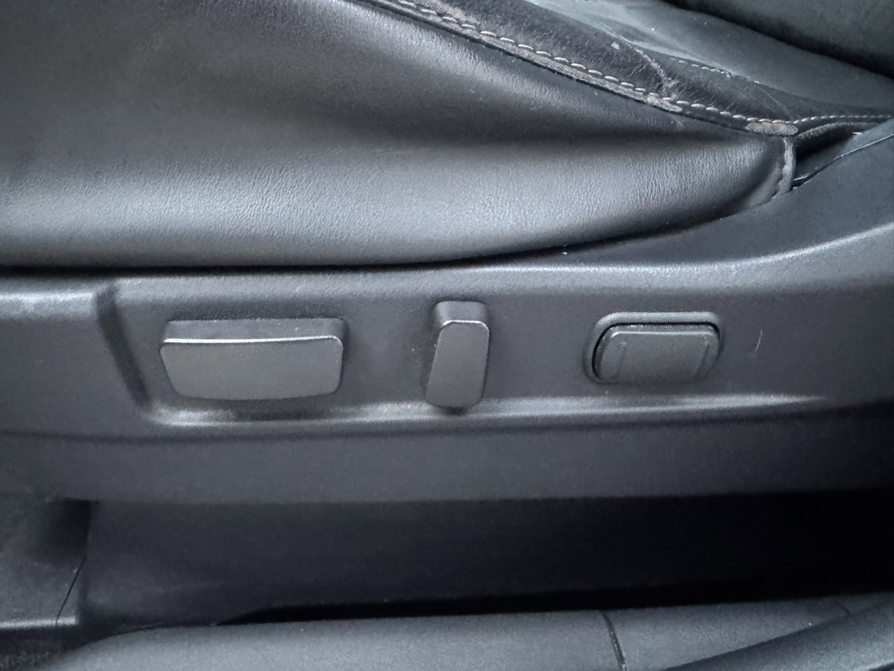 Used 2020 Mitsubishi Outlander SE image 12