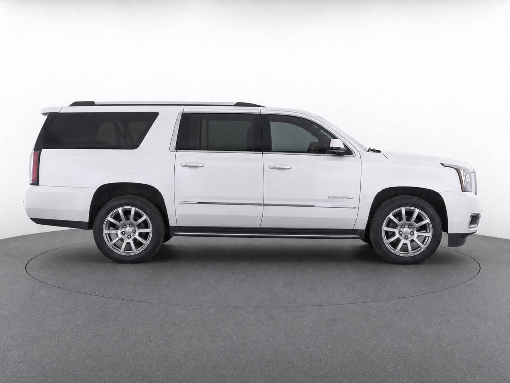 Used 2017 GMC Yukon XL Denali w/ Open Road Package AWD/4WD image 8