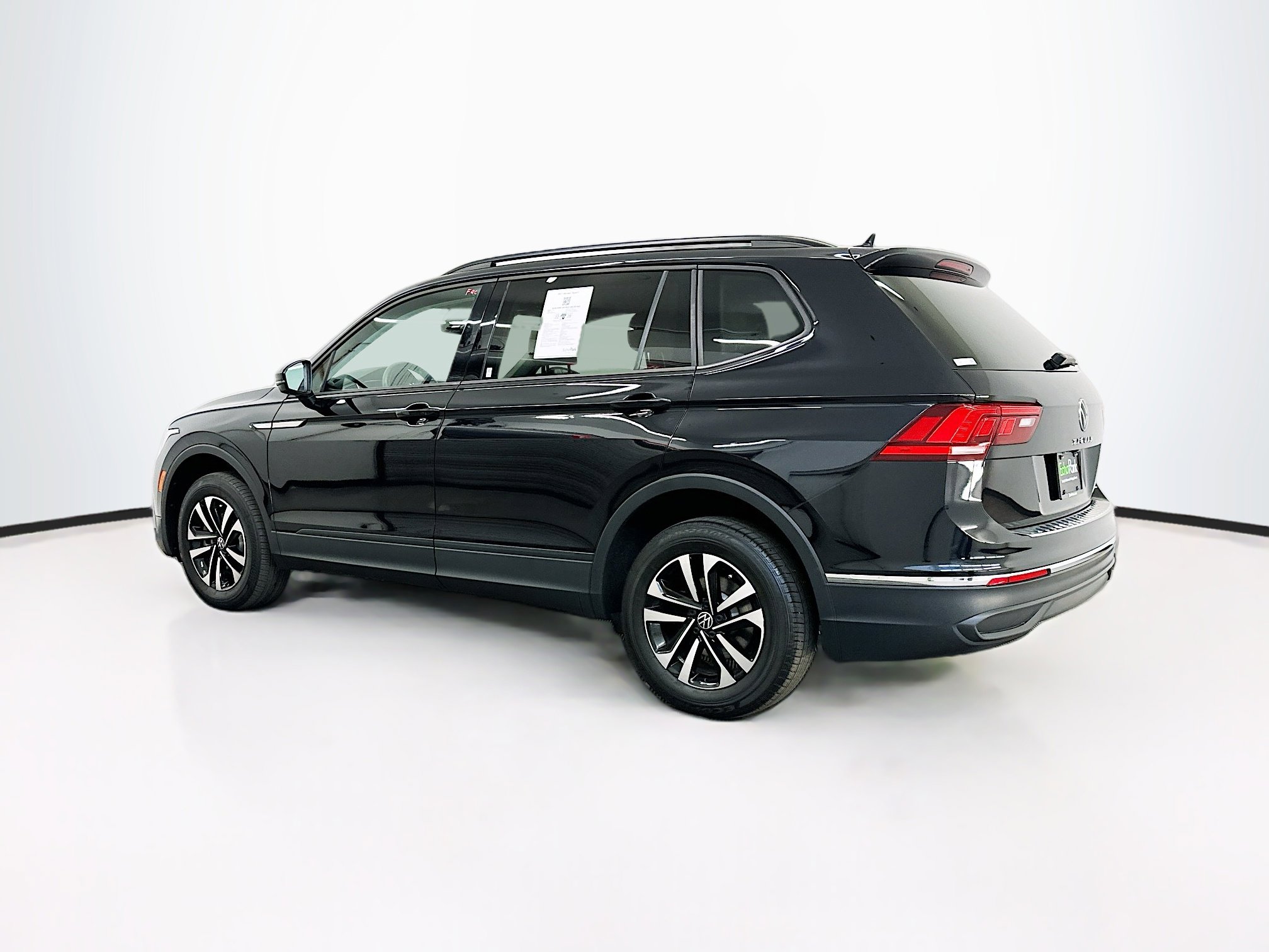 Used 2023 Volkswagen Tiguan S w/ Driver Assistance Package AWD/4WD image 5