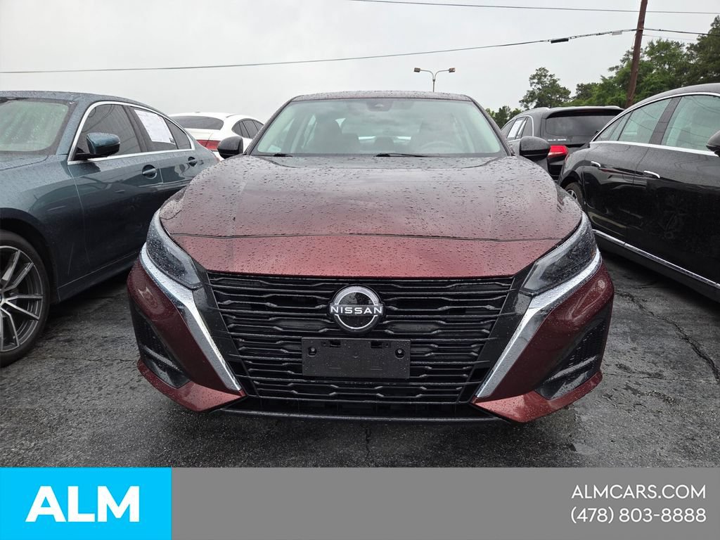 Used 2025 Nissan Altima 2.5 SV FWD image 18