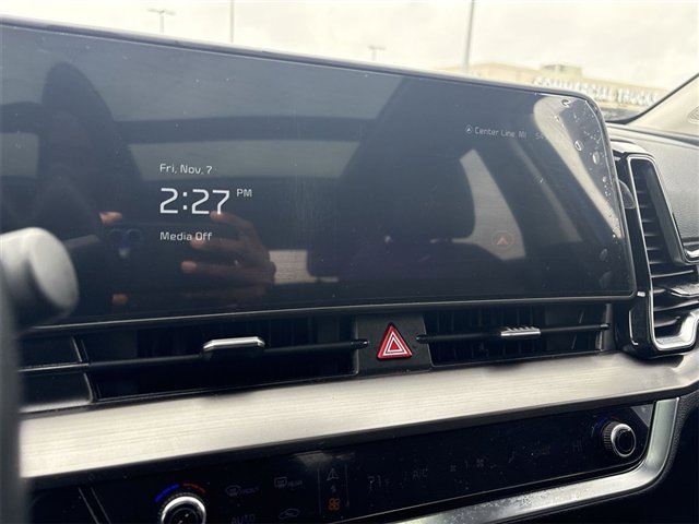 Used 2025 Kia Sportage EX w/ Premium Package image 13