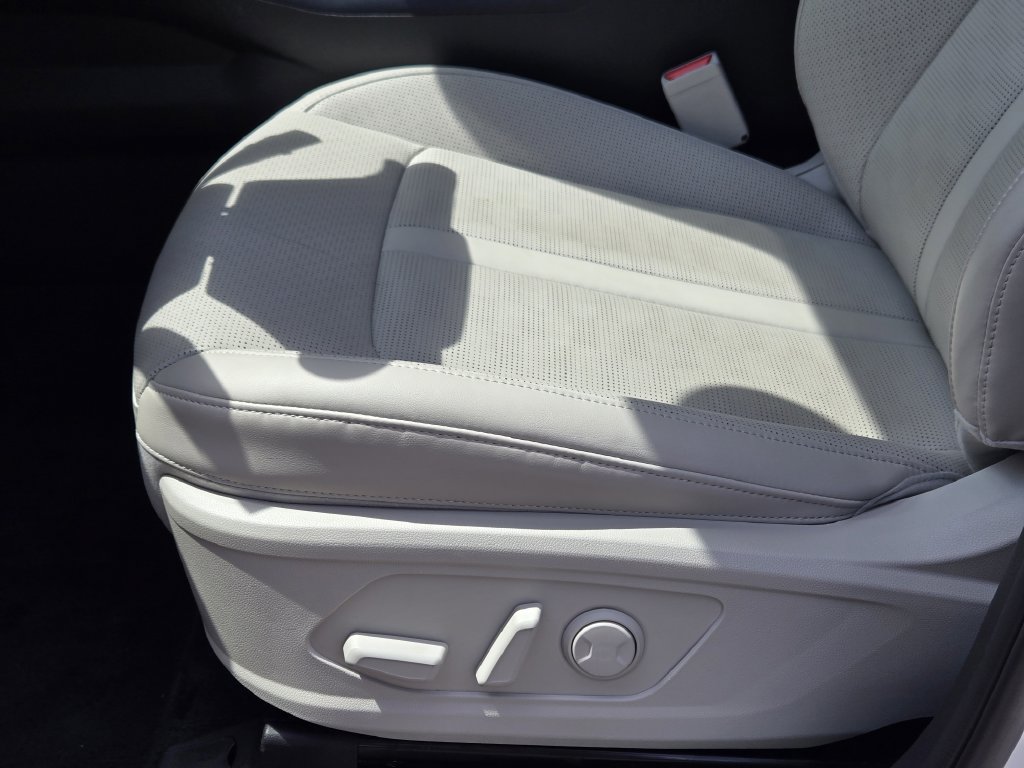New 2026 Kia Sorento S w/ S Panoramic Sunroof Package FWD image 17