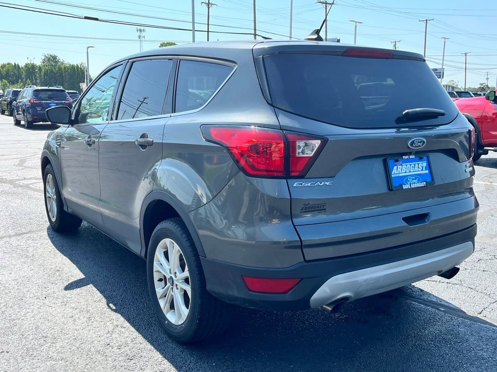 Used 2019 Ford Escape SE FWD image 6