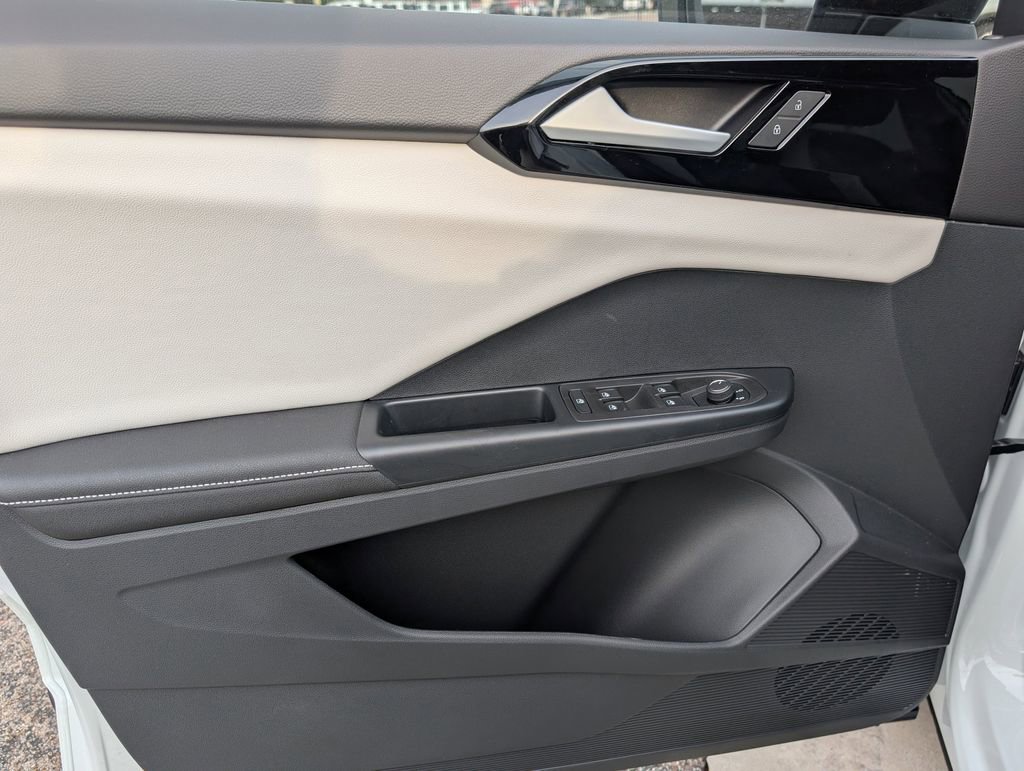 New 2026 Volkswagen Taos S image 10