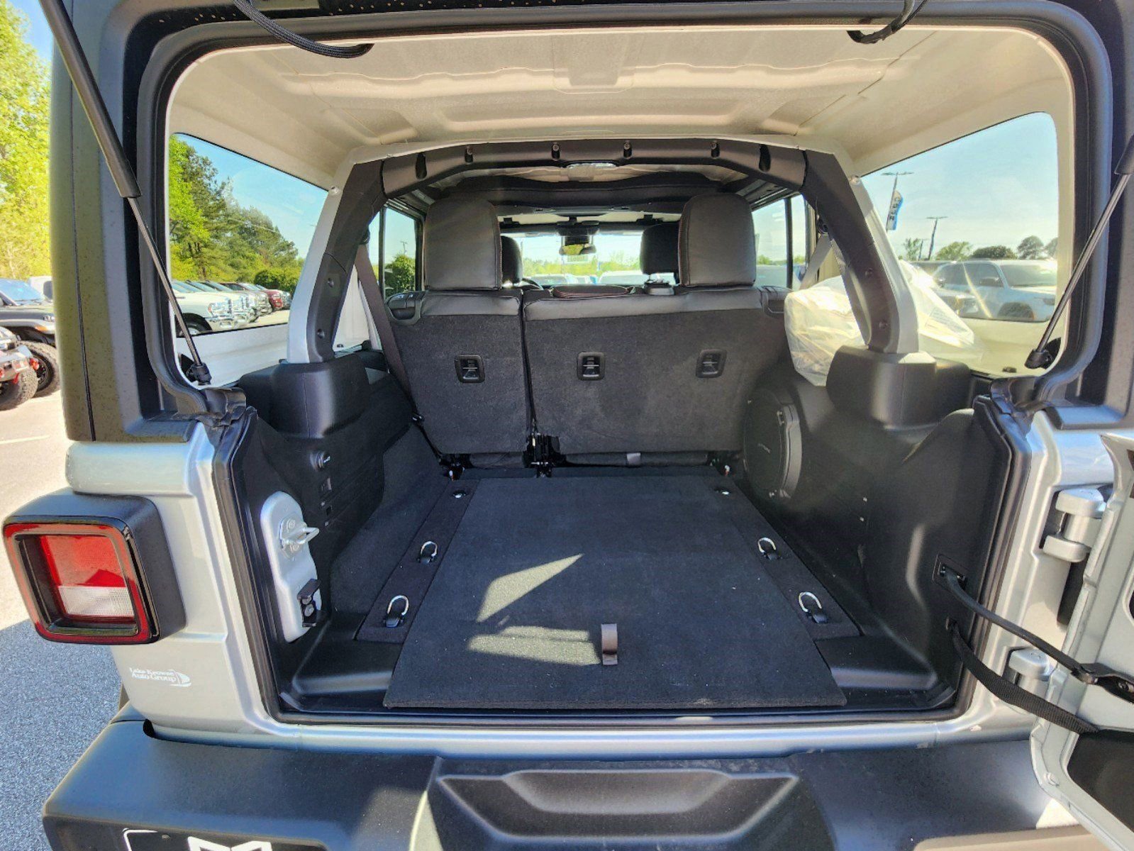 Used 2024 Jeep Wrangler Unlimited Sport image 4