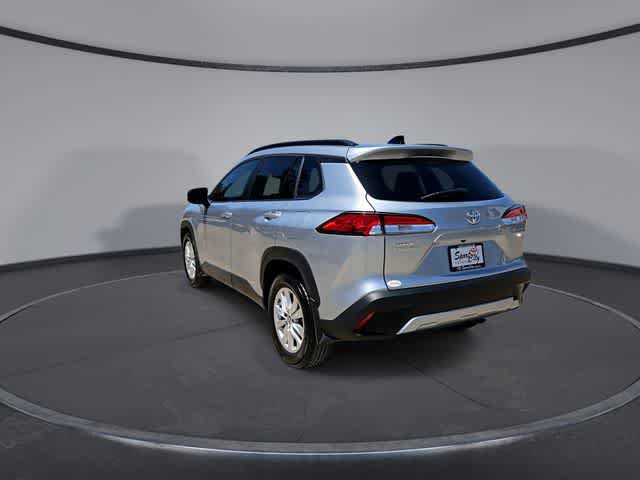 Used 2025 Toyota Corolla Cross LE FWD image 6