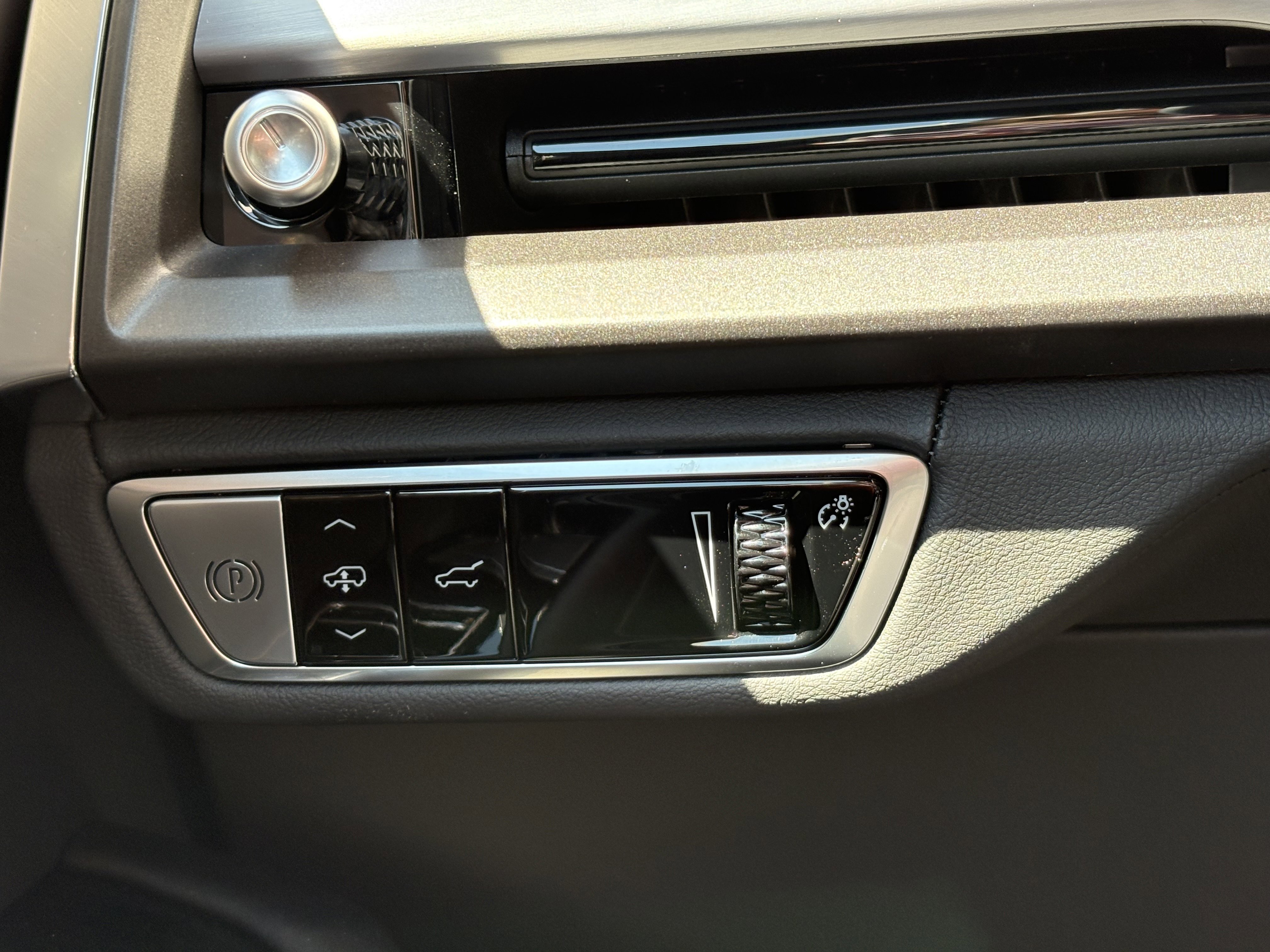 New 2026 Cadillac Vistiq Platinum image 30