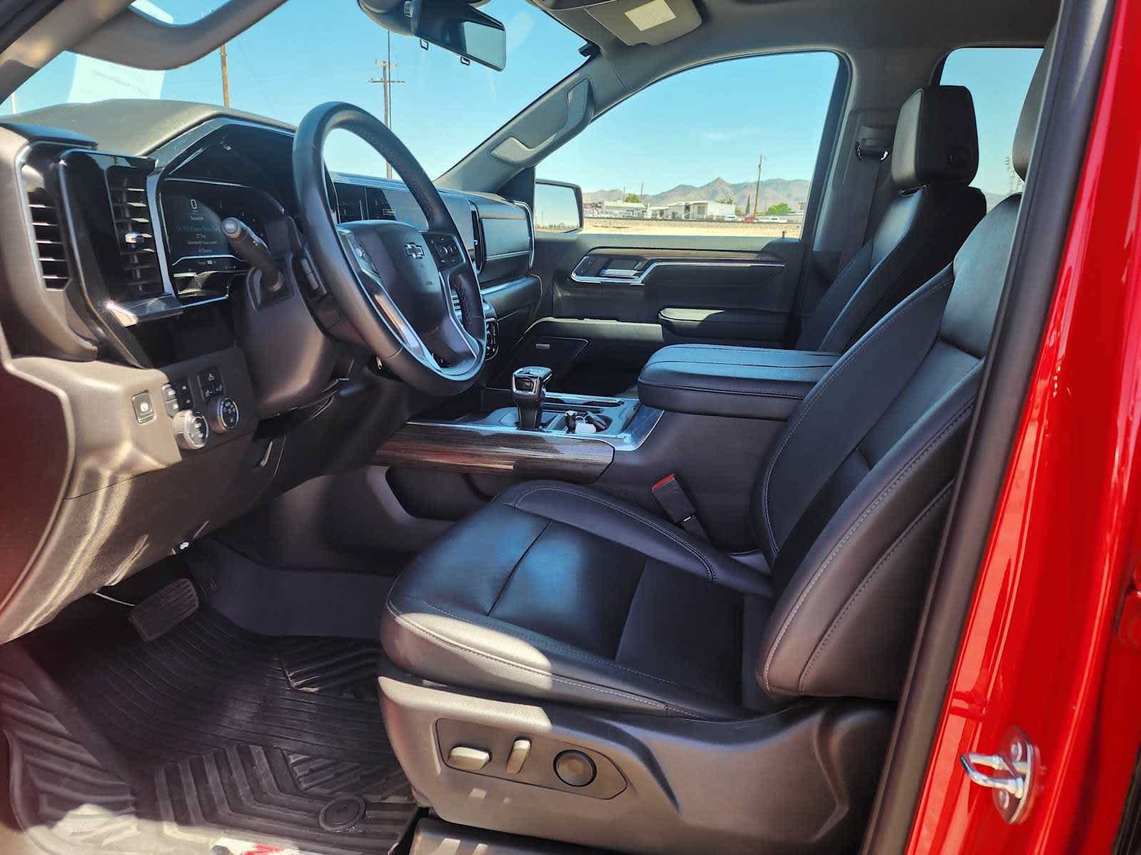 Used 2024 Chevrolet Silverado 1500 LT Trail Boss AWD/4WD image 17