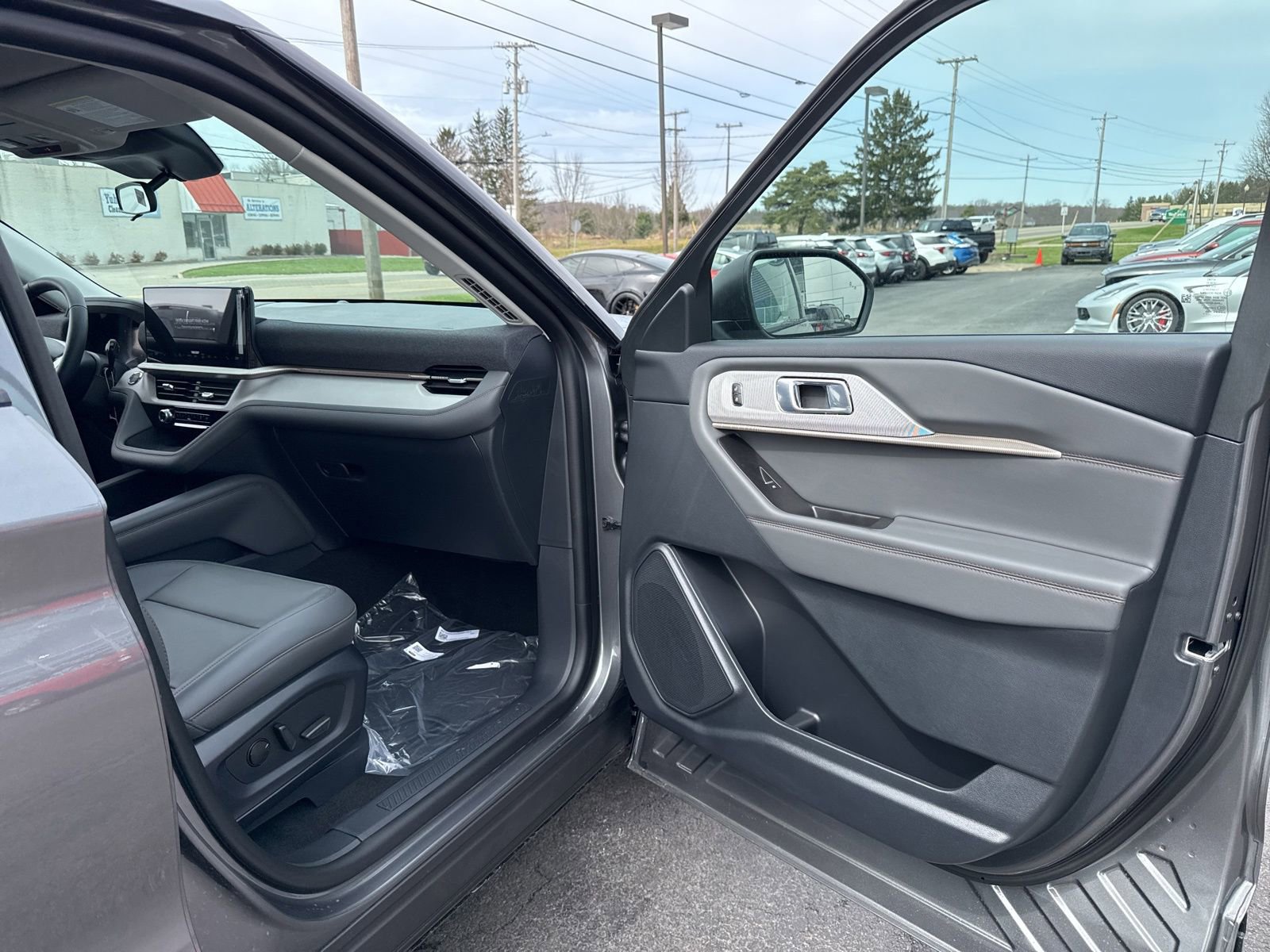 New 2026 Ford Explorer Active image 28