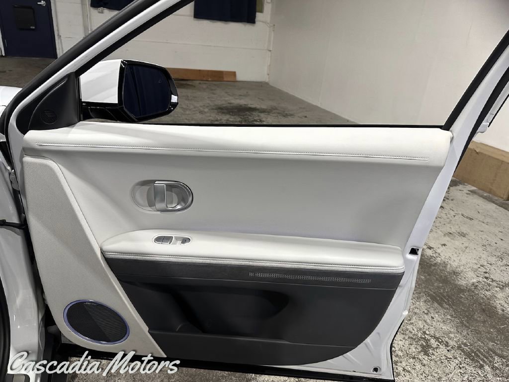 Used 2022 Hyundai Ioniq 5 Limited image 24