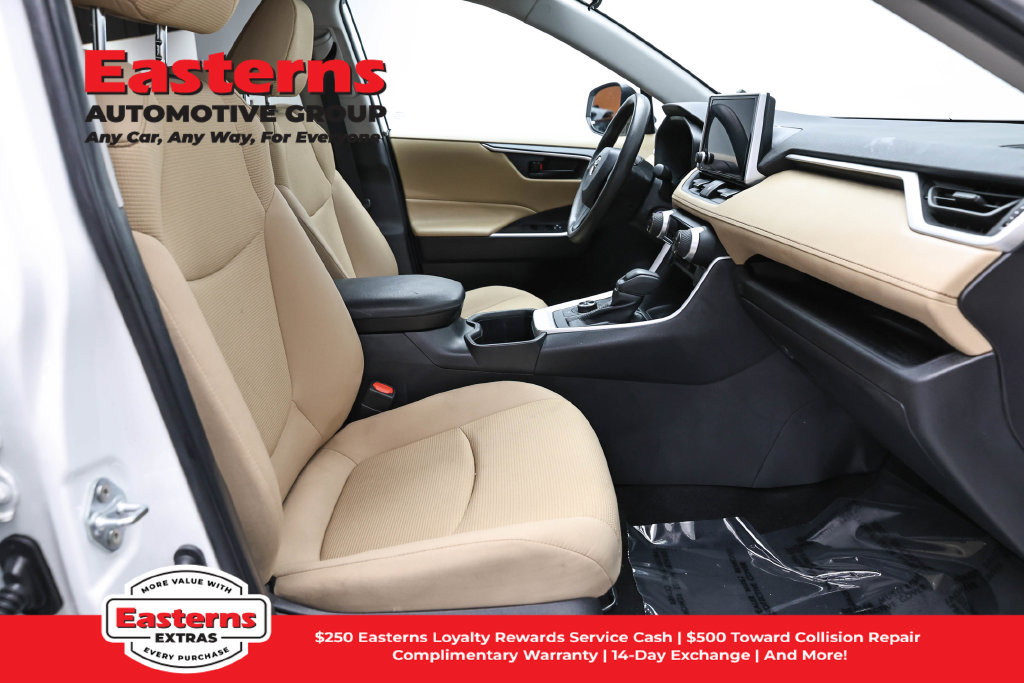 Used 2023 Toyota RAV4 LE AWD/4WD image 24