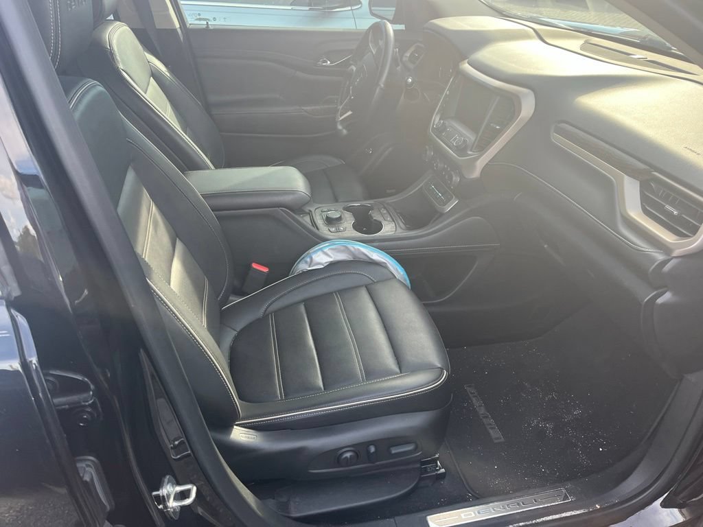 Used 2023 GMC Acadia Denali w/ Denali Ultimate Package AWD/4WD image 6