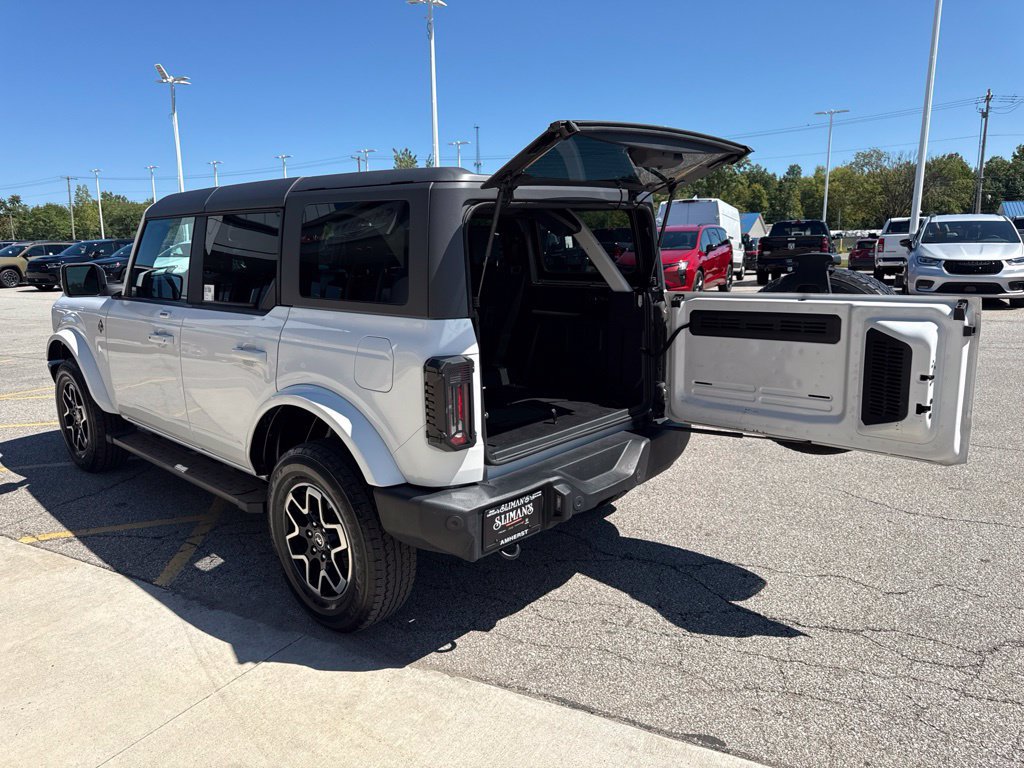 Used 2023 Ford Bronco Outer Banks AWD/4WD image 17