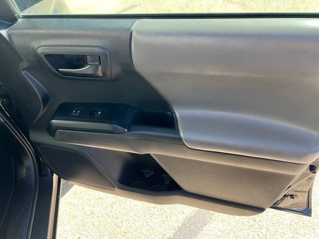 Used 2022 Toyota Tacoma SR w/ SR Convenience Package image 23