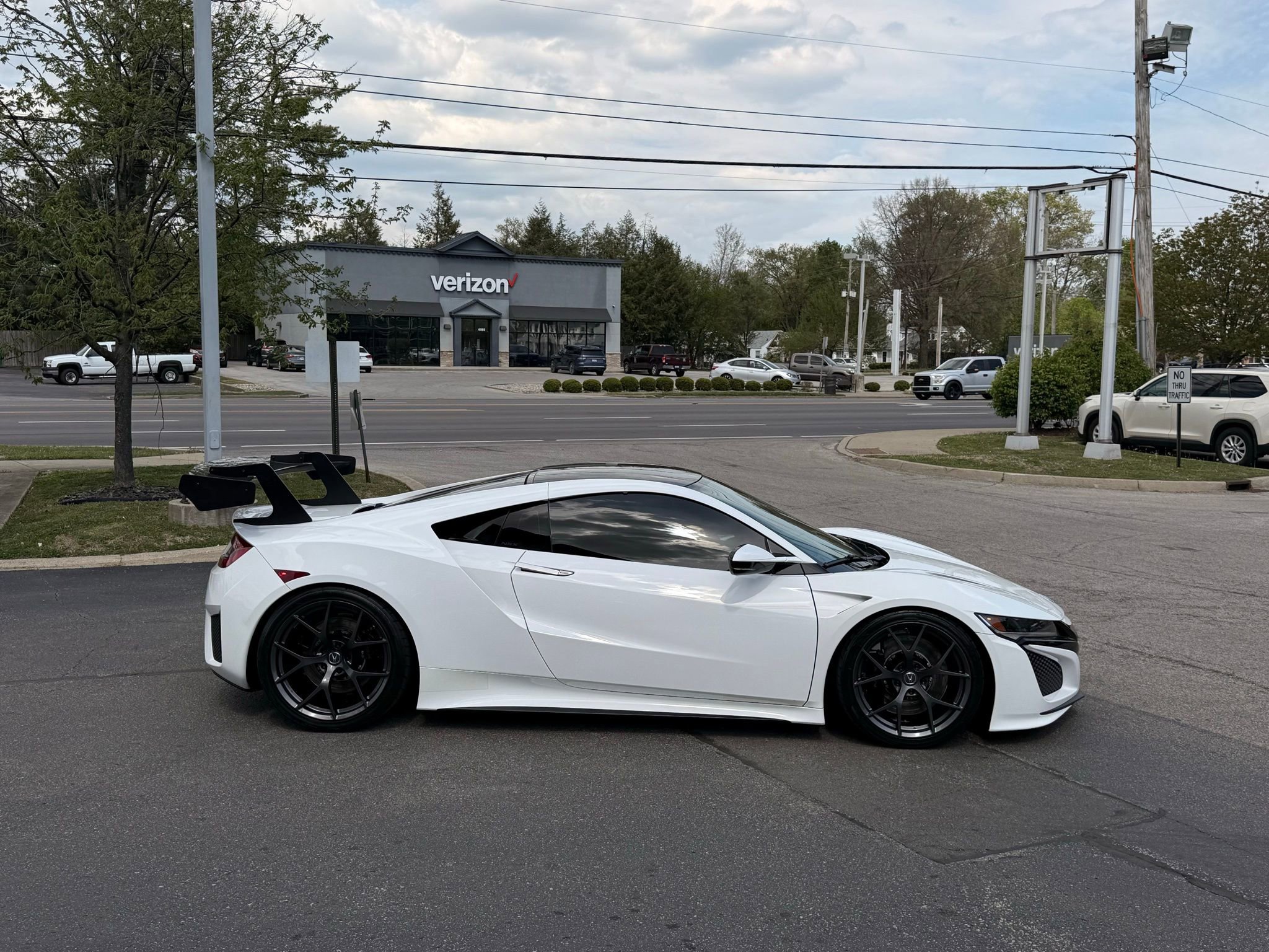 Used 2017 Acura NSX image 16