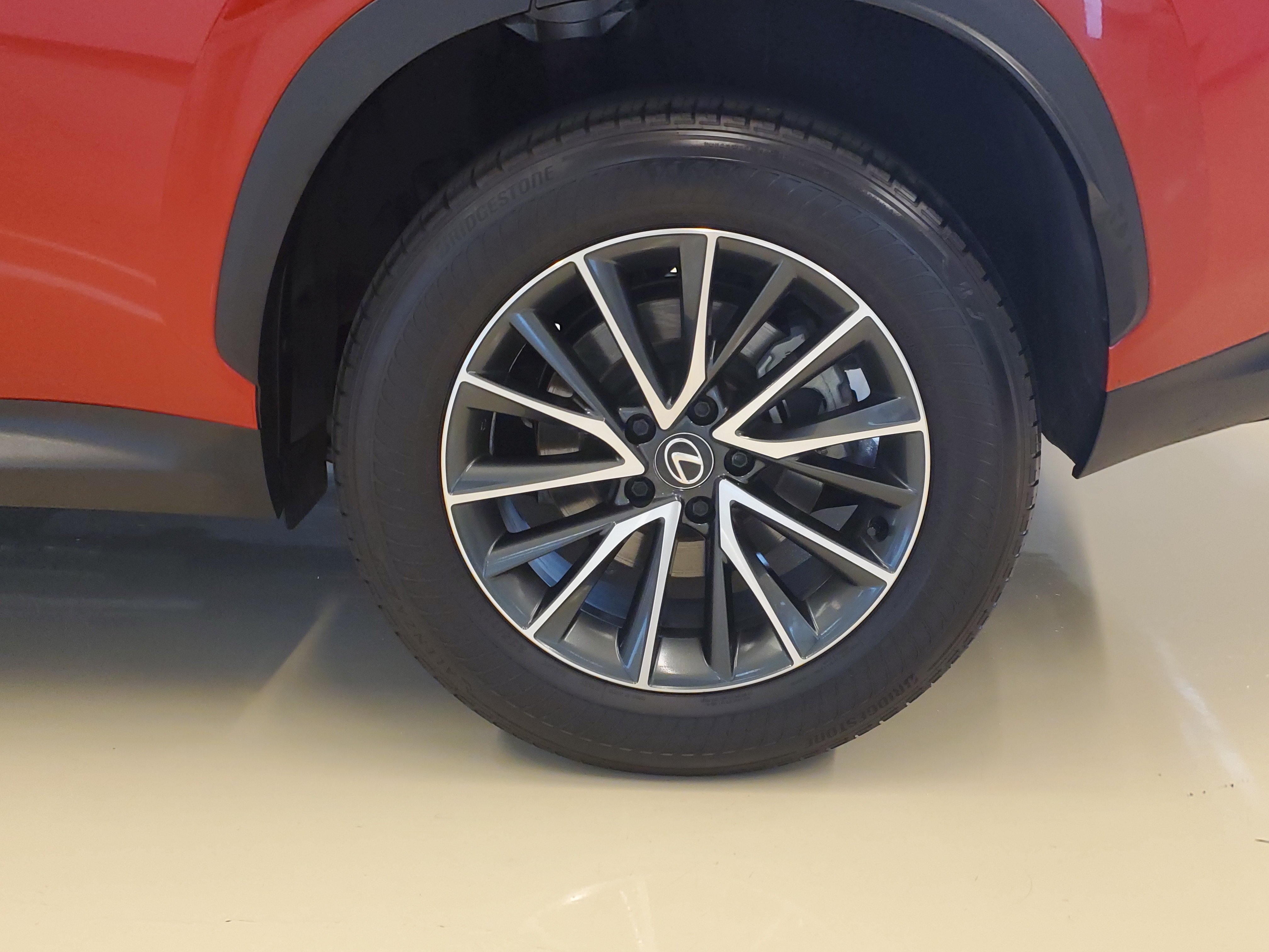 Used 2025 Lexus NX 250 FWD w/ Accessory Package (Z1) image 4