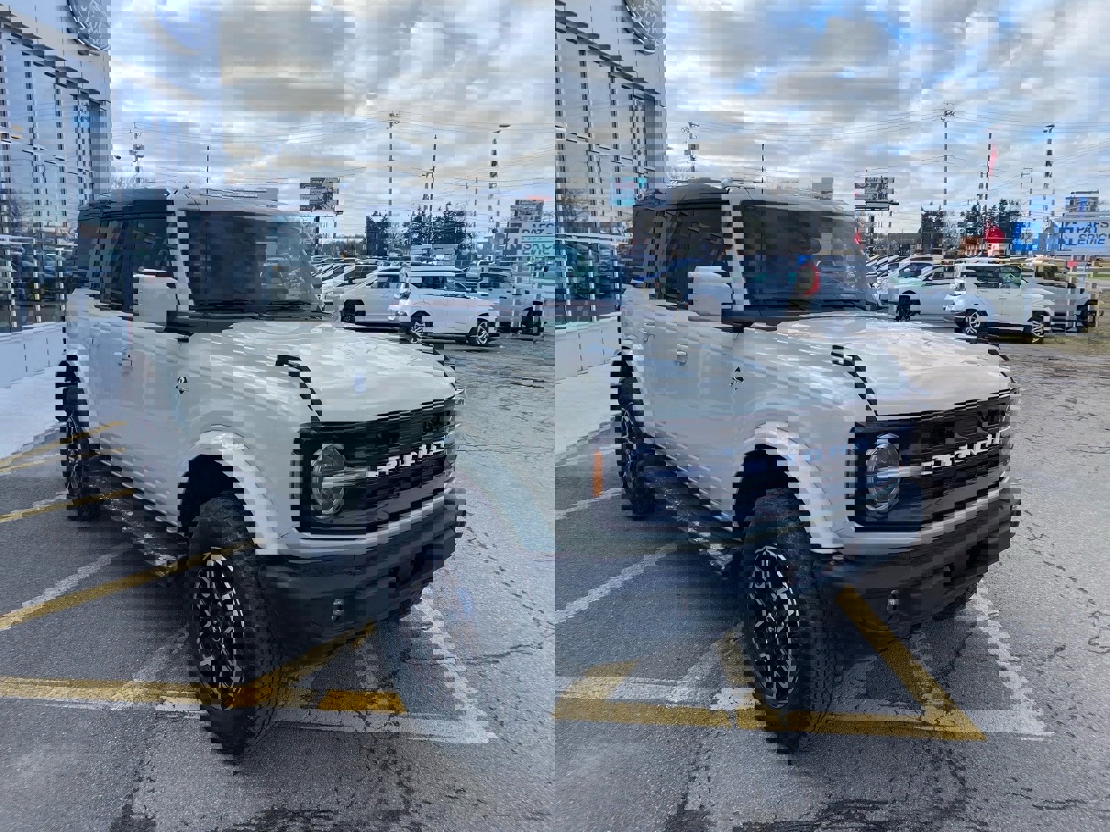 Used 2025 Ford Bronco Outer Banks image 7