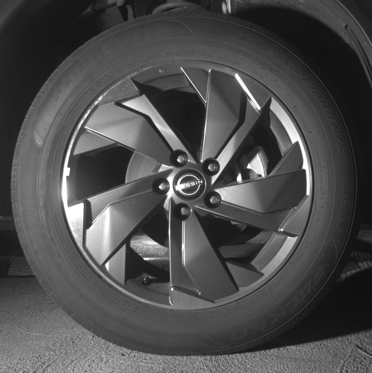 Used 2025 Nissan Rogue SV image 13