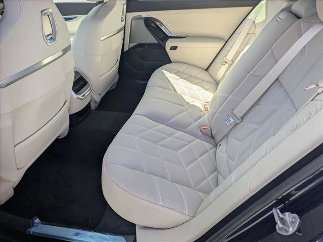 New 2026 BMW 750e xDrive image 14