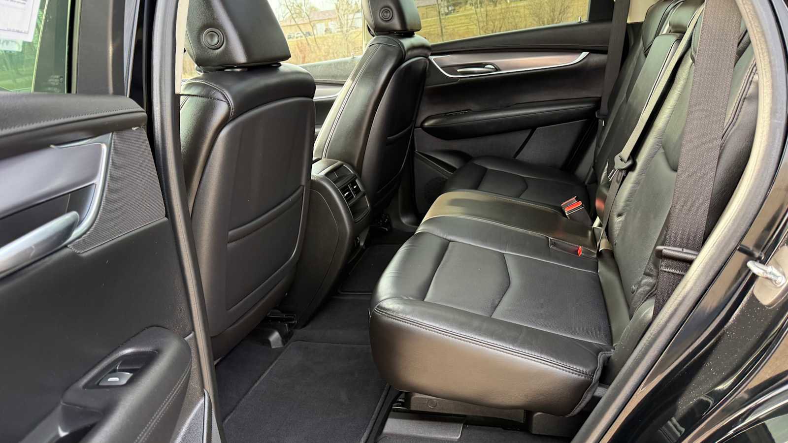 Used 2017 Cadillac XT5 Luxury FWD image 8