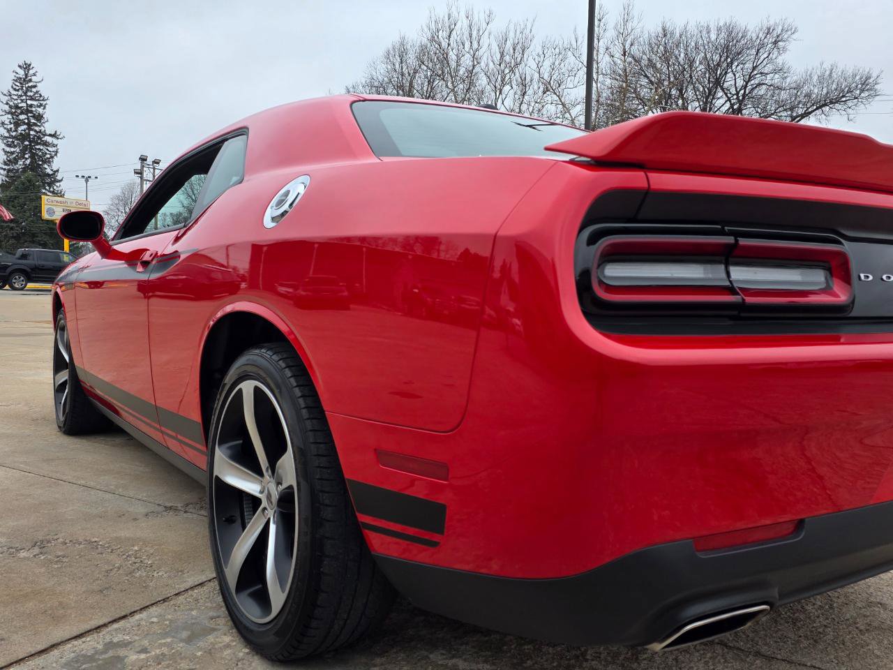 Used 2019 Dodge Challenger SXT image 13