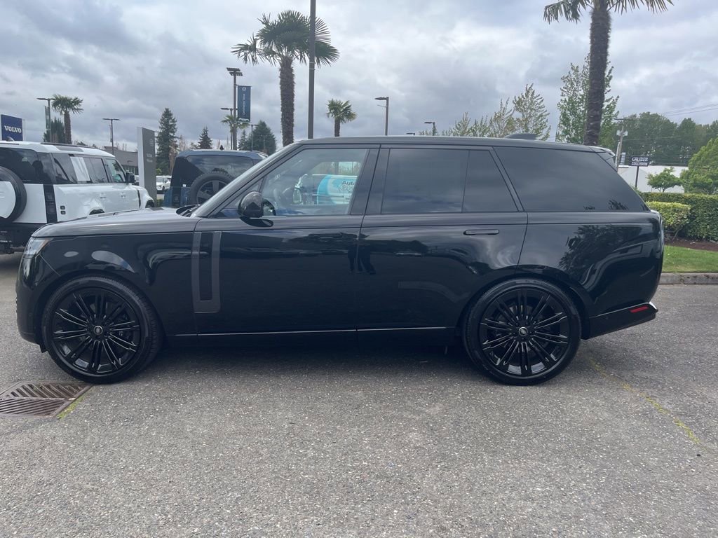 Certified 2025 Land Rover Range Rover SE AWD/4WD image 2