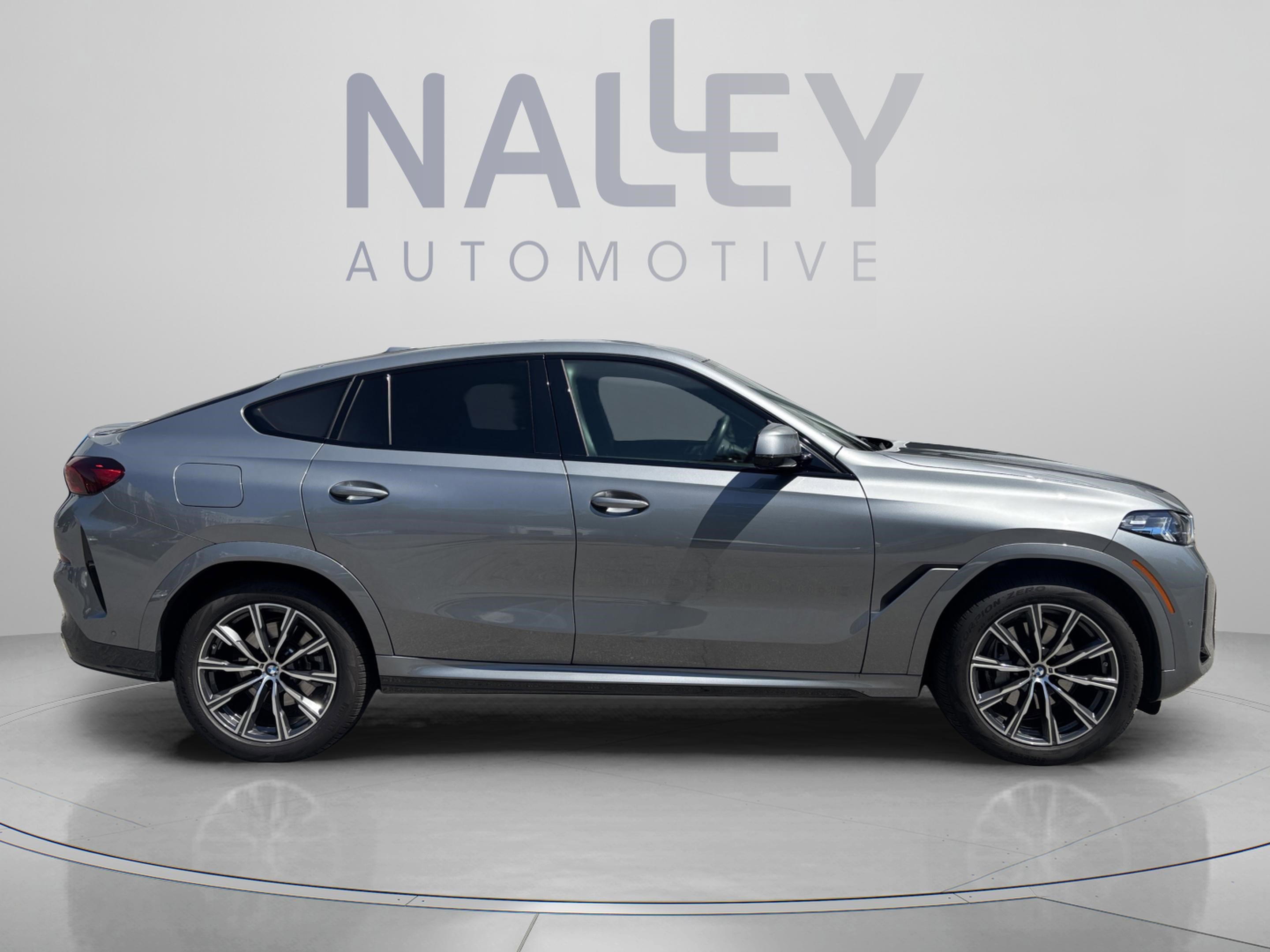 Used 2025 BMW X6 xDrive40i AWD/4WD image 4