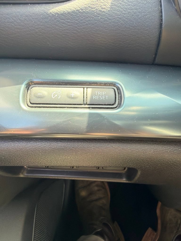 Used 2019 Nissan Maxima SR FWD image 16