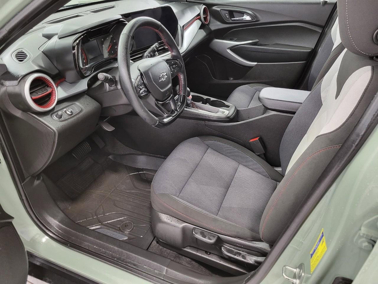 Certified 2024 Chevrolet Trax RS w/ Driver Confidence Package image 9