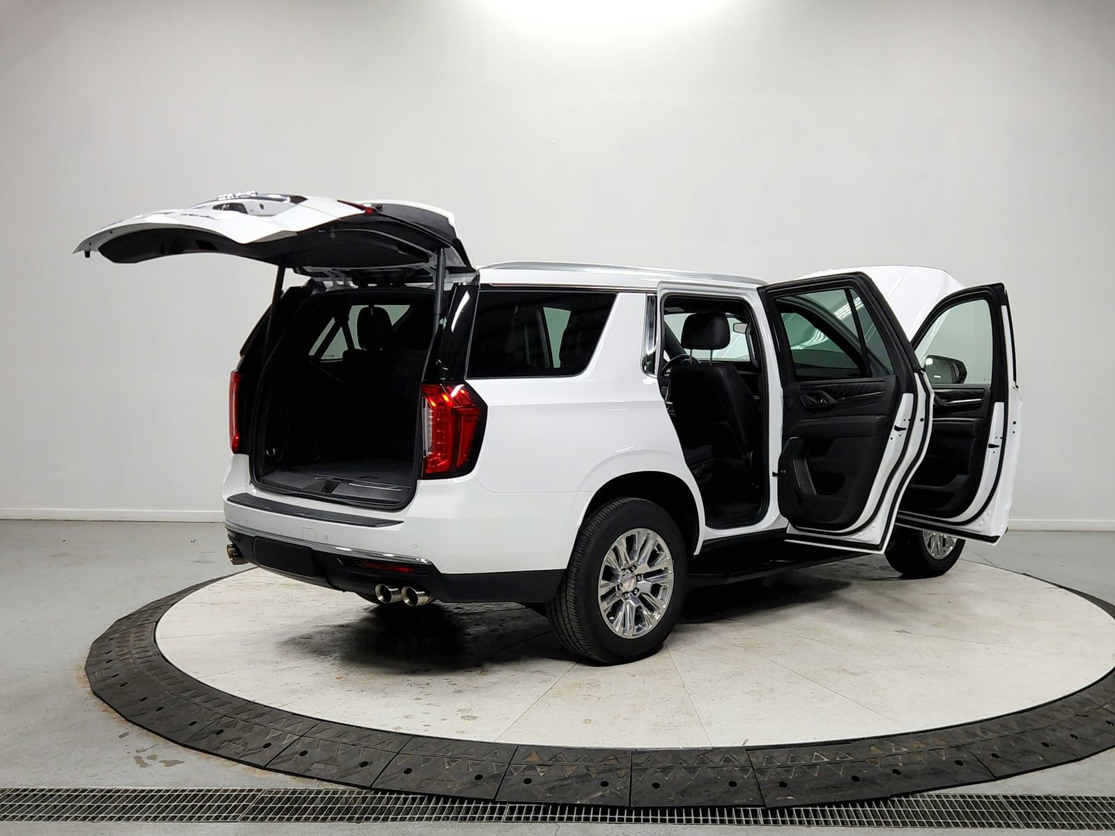 Used 2023 GMC Yukon Denali image 15