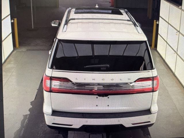 Used 2021 Lincoln Navigator L Reserve w/ Luxury Package AWD/4WD image 12