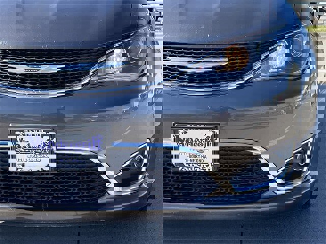 Used 2017 Chrysler Pacifica Touring-L Plus image 7