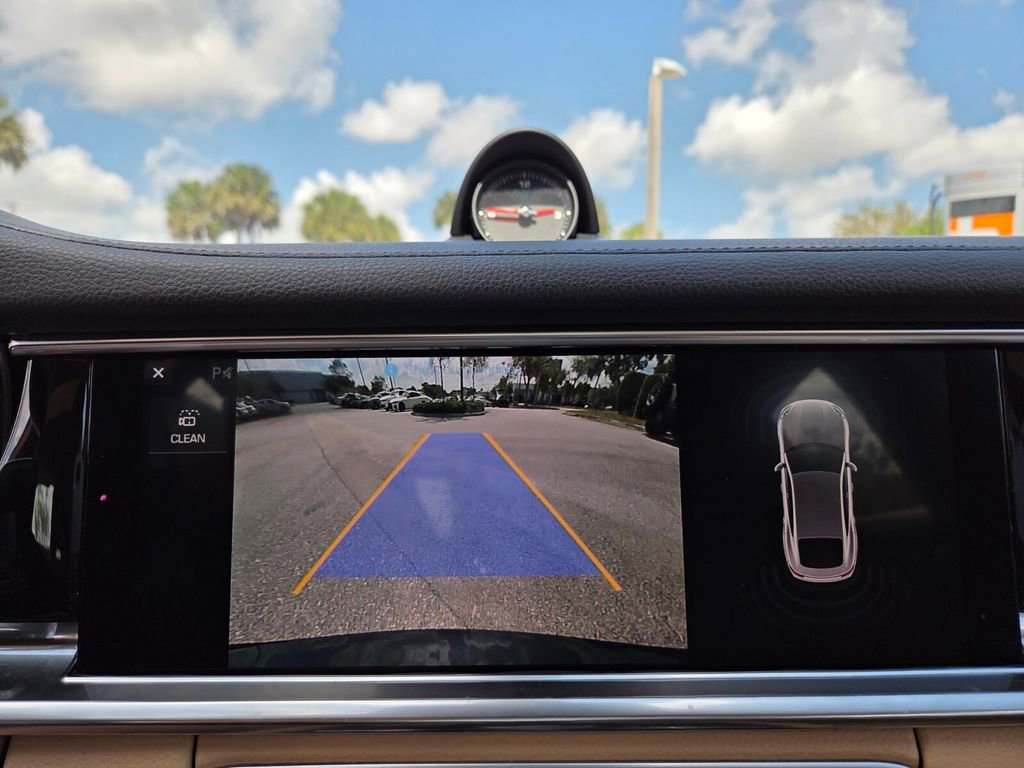 Used 2018 Porsche Panamera image 19