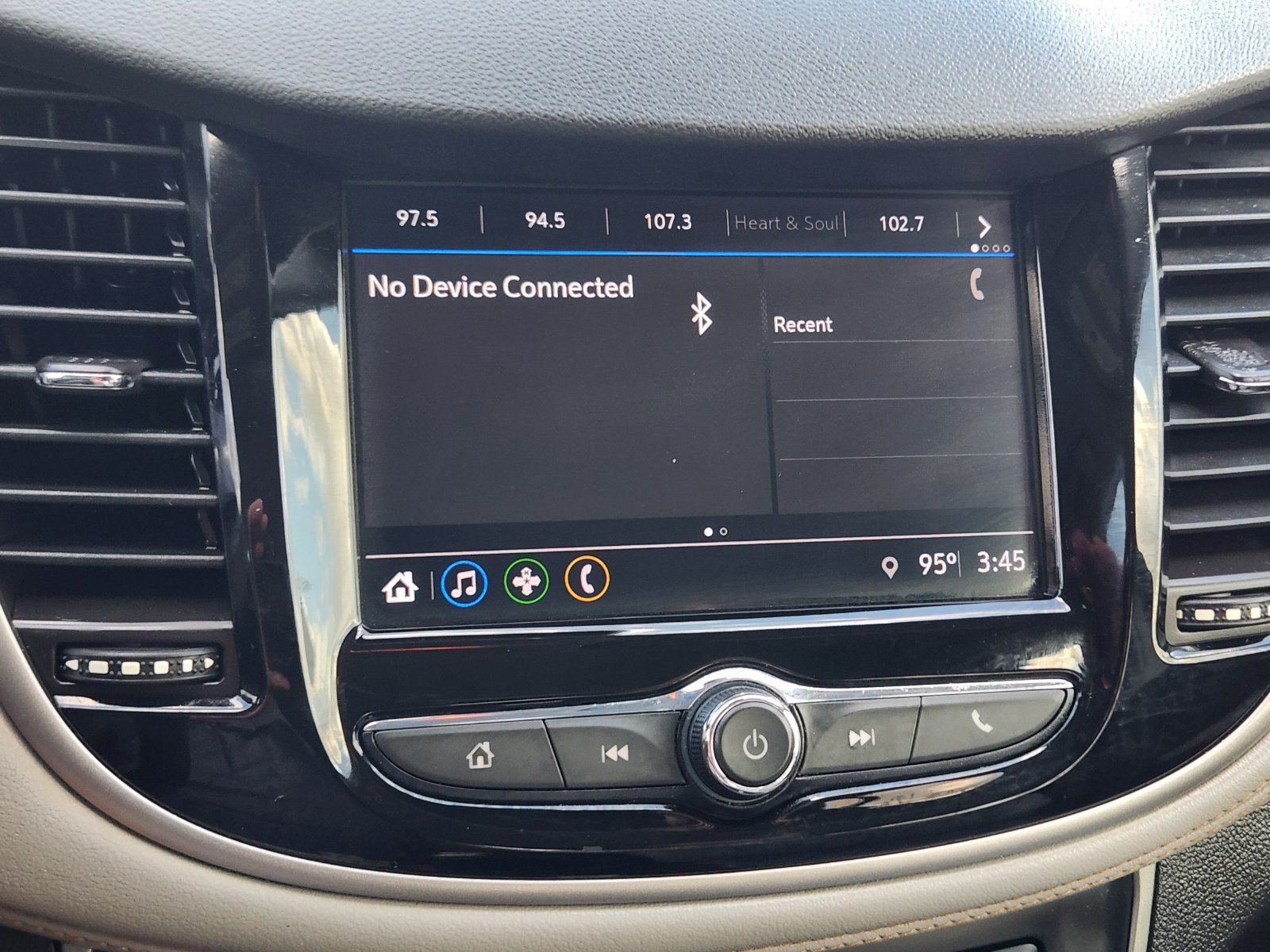 Used 2018 Chevrolet Trax LT w/ LT Convenience Package AWD/4WD image 18