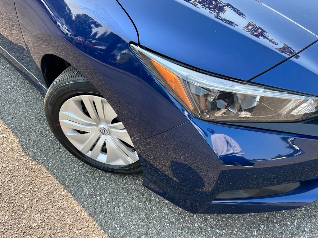 Used 2025 Nissan Leaf S FWD image 2