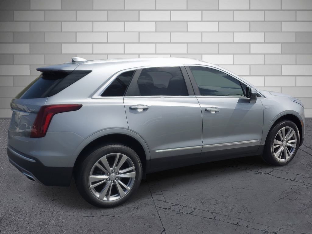 Certified 2024 Cadillac XT5 Premium Luxury w/ Technology Package FWD image 6