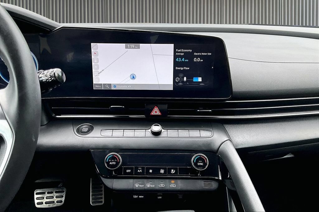 Certified 2025 Hyundai Elantra SEL FWD image 7