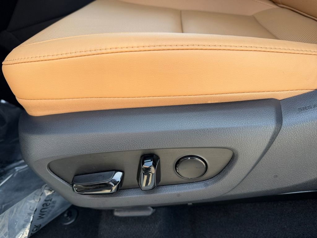 Used 2025 Lexus RX 350 Premium image 16
