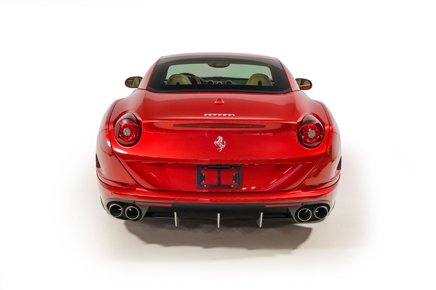 Used 2015 Ferrari California T RWD image 6