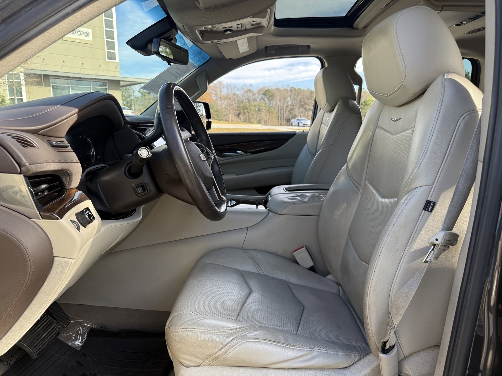 Used 2017 Cadillac Escalade Premium Luxury image 35