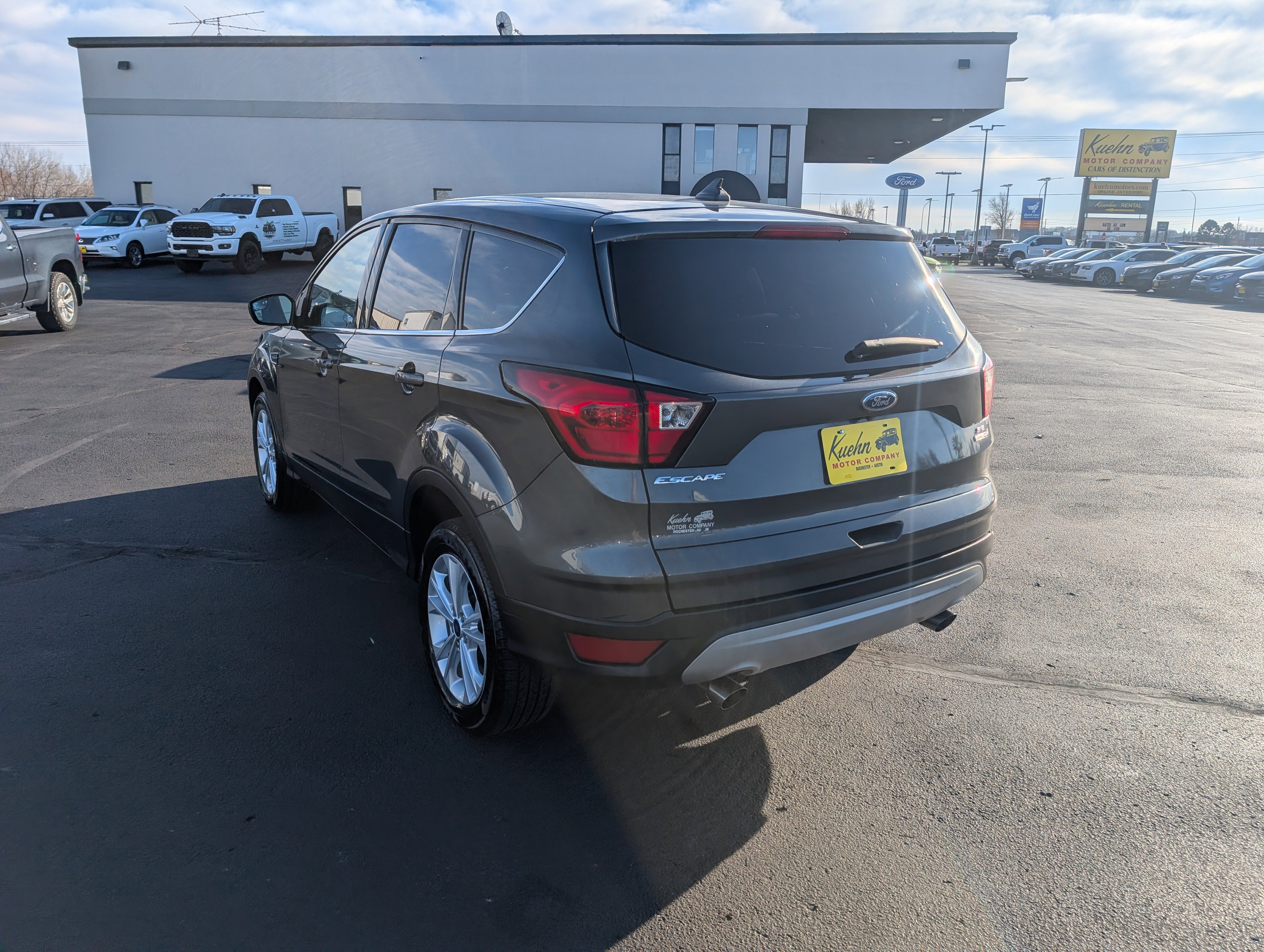 Used 2019 Ford Escape SE image 6