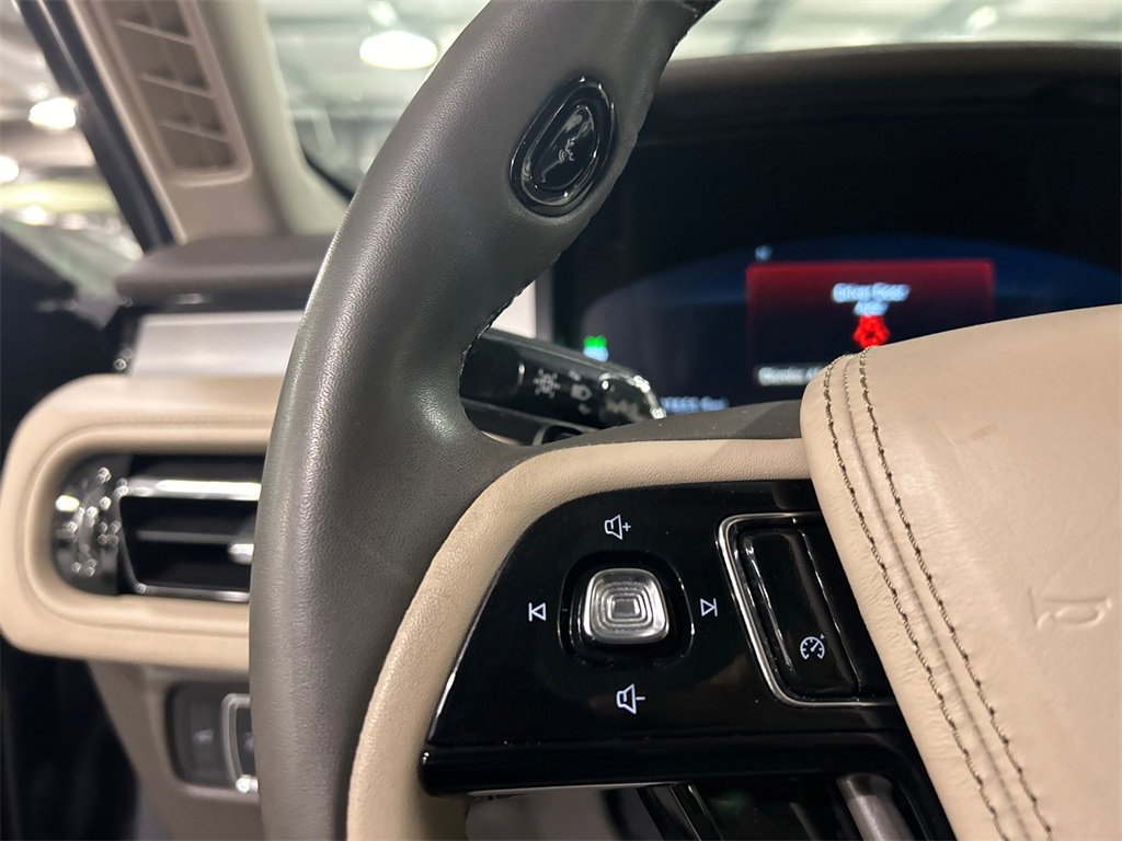 Used 2022 Lincoln Aviator AWD w/ Premium Package image 11