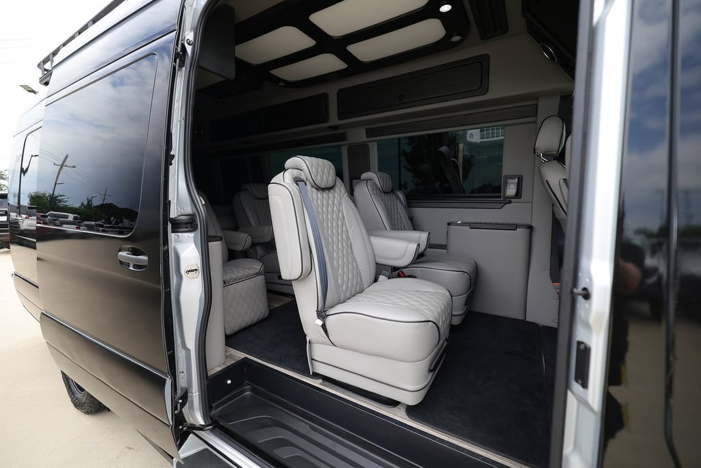 Used 2021 Mercedes-Benz Sprinter 3500 image 10