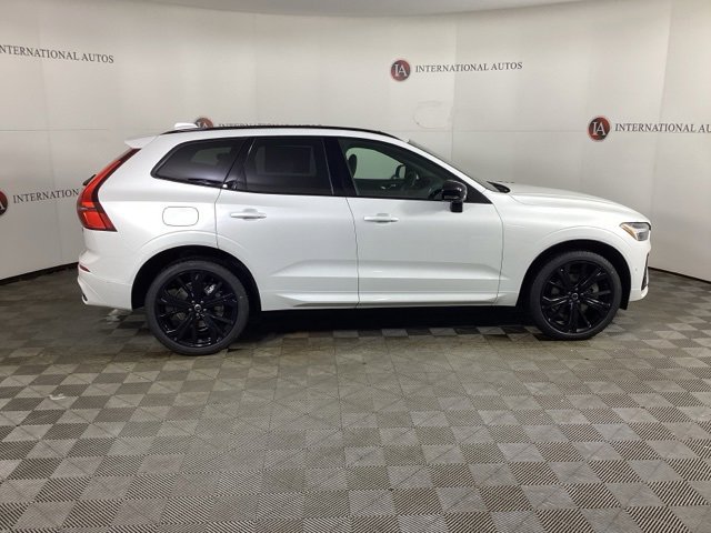 New 2026 Volvo XC60 T8 Ultra w/ Climate Package image 4