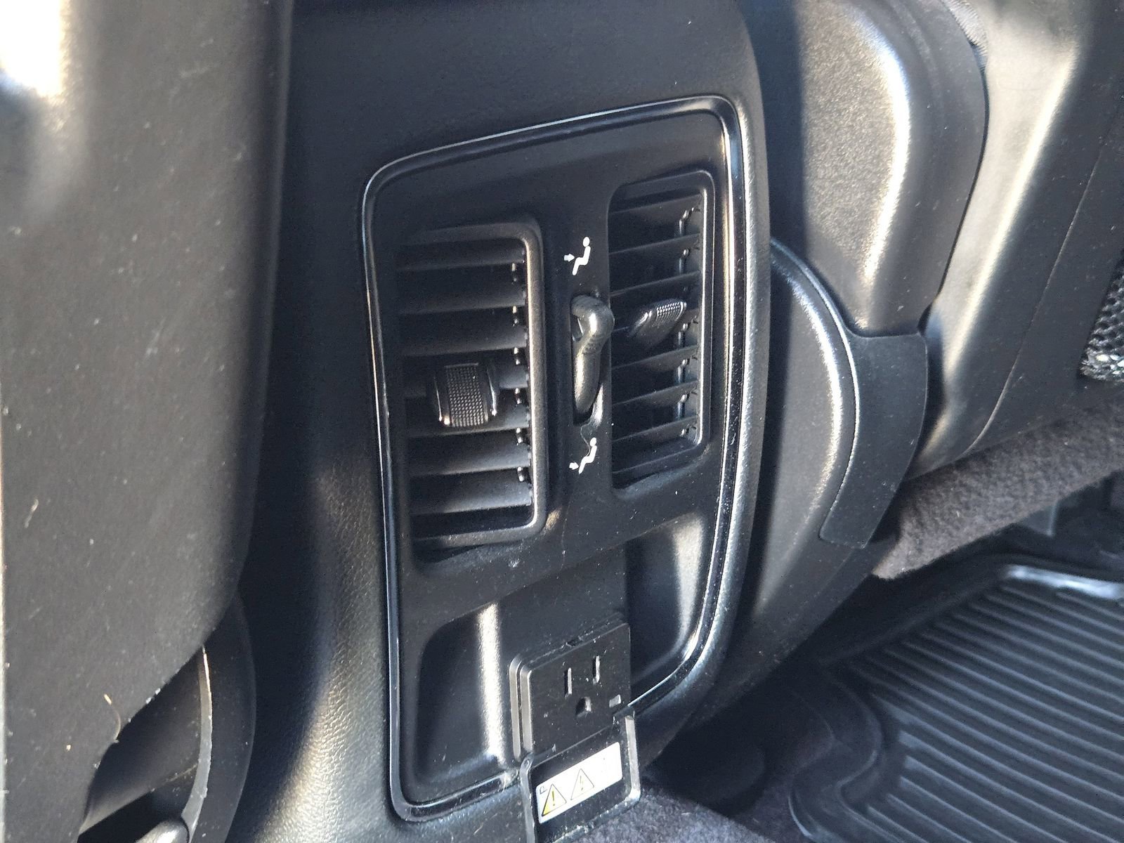 Used 2018 Jeep Grand Cherokee Altitude RWD image 33