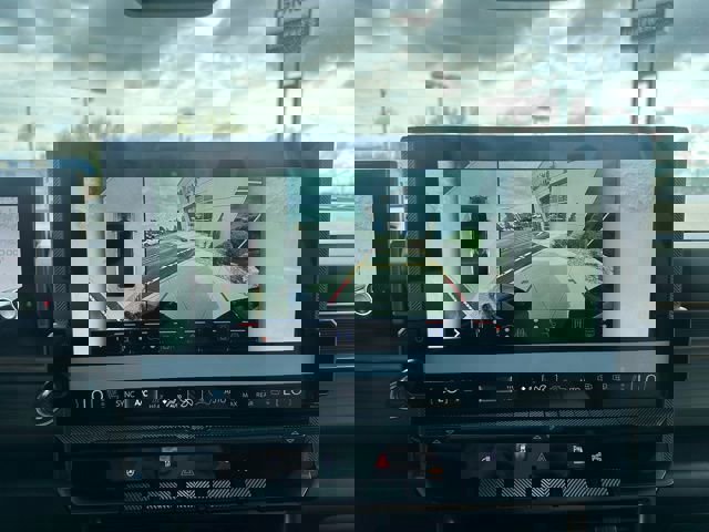 New 2025 GMC Hummer EV 2X w/ LPO, Dark Essentials Package image 27