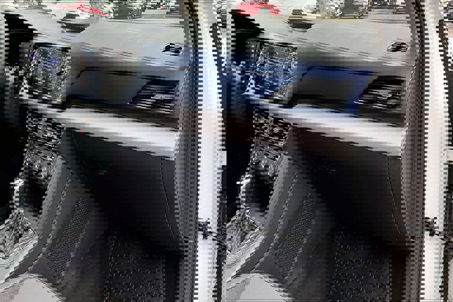 Certified 2022 Volkswagen Taos SE image 19