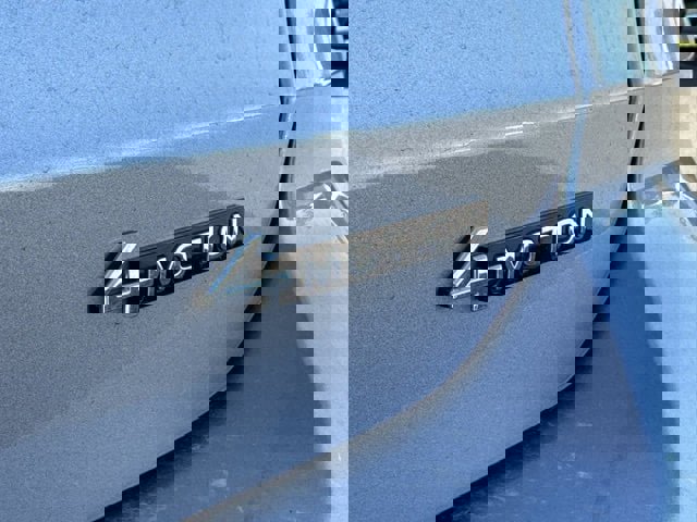 Used 2024 Volkswagen Tiguan SE R-Line image 11