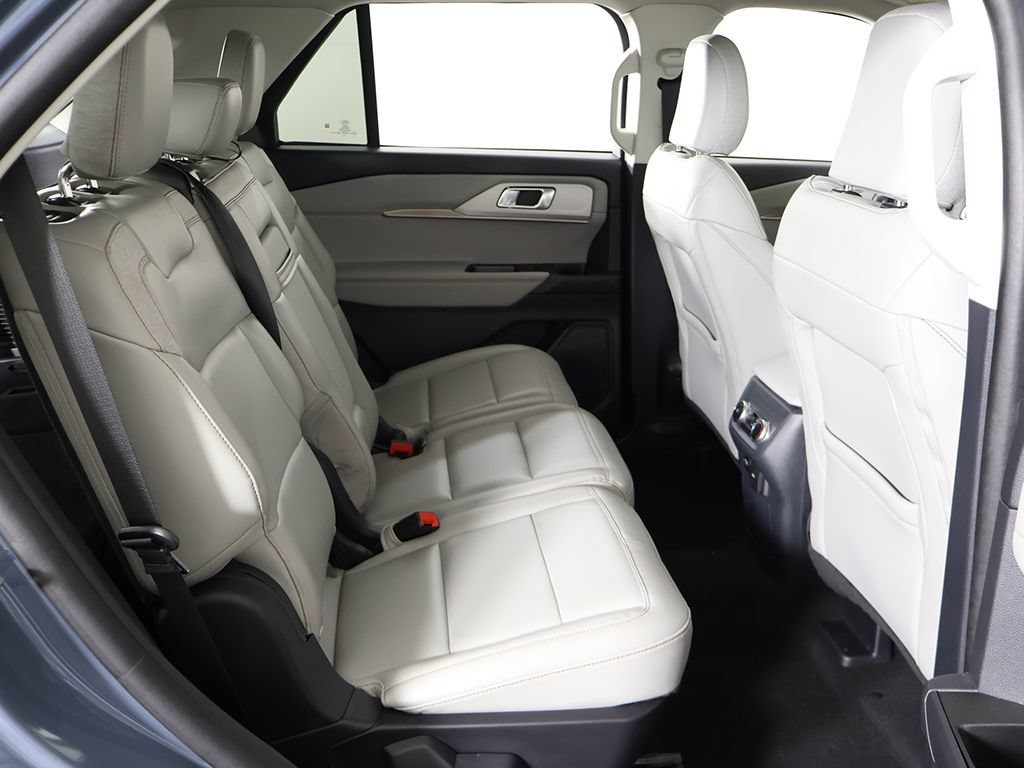 Used 2025 Ford Explorer Active w/ Active Comfort Package AWD/4WD image 35