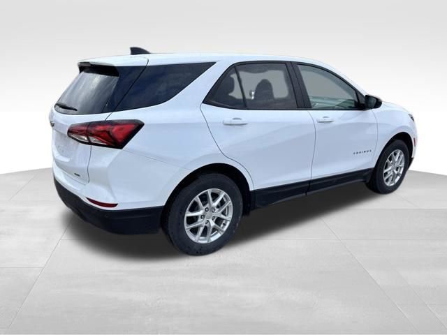 Used 2023 Chevrolet Equinox LS w/ LS Convenience Package AWD/4WD image 5